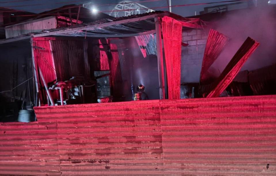 Incendio en taller de la zona 3 deja pérdidas por más de Q200 mil 