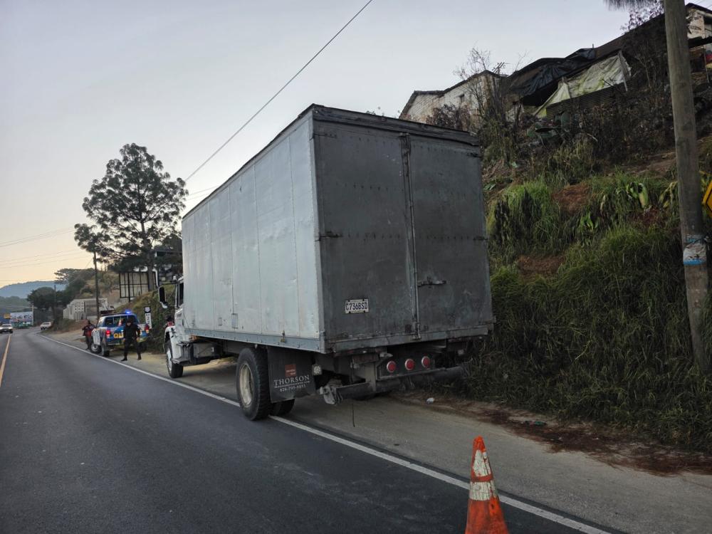 Recuperan camión robado en la ruta Cito-Zarco