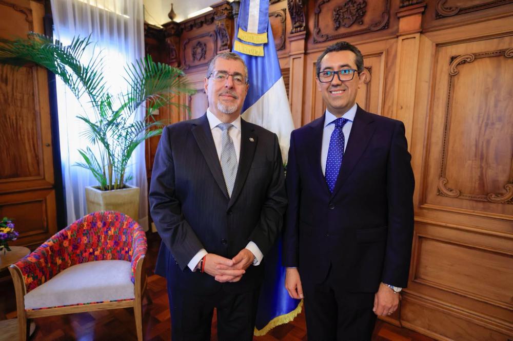 Menkos toma las riendas del Banguat para el período 2026-2030