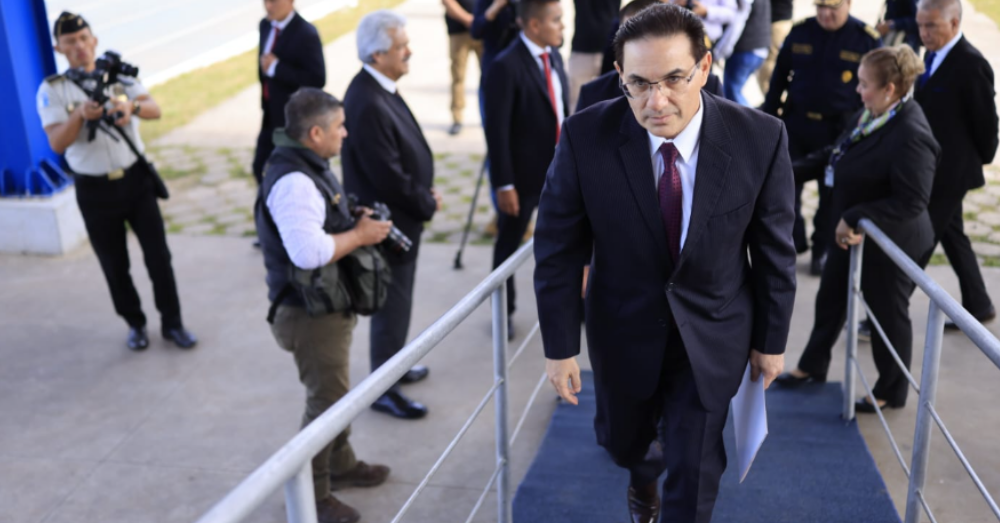 Gobernación anuncia revisión profunda de la estructura de la PNC
