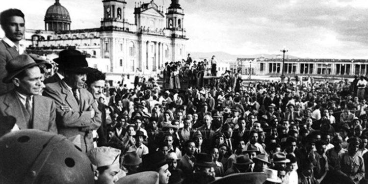 Guatemala conmemora 81 años de la Revolución de 1944