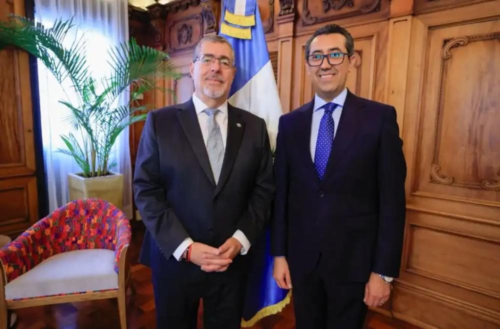 Arévalo dice que respetará decisión de la CC sobre Jonathan Menkos