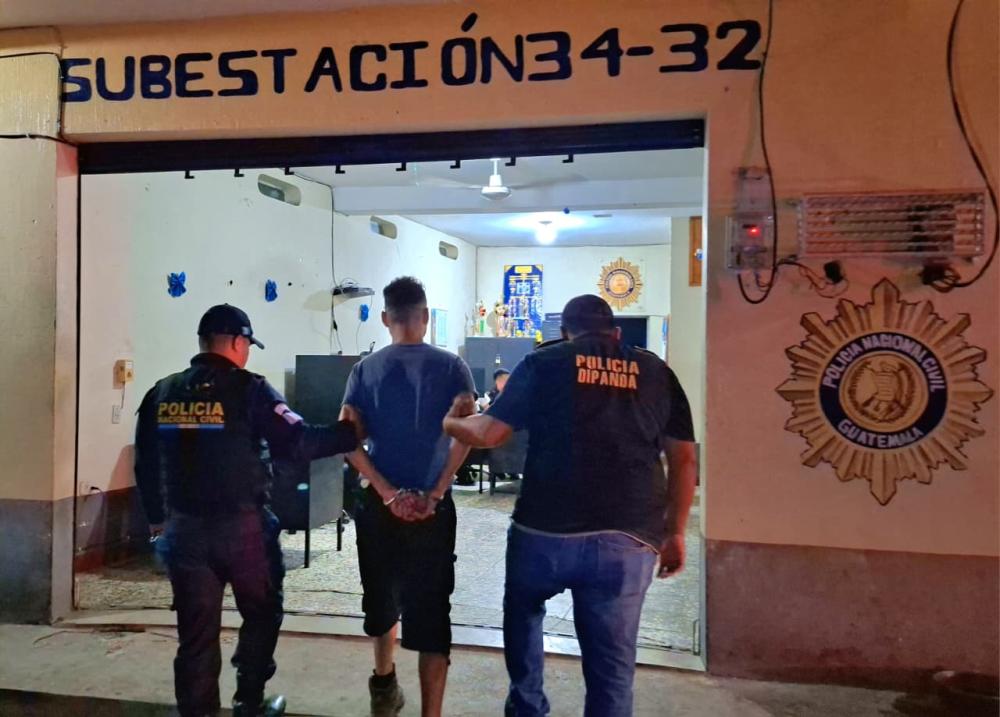Recapturan a hombre con seis antecedentes y un arma alterada