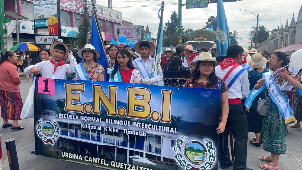 La Voz de Xelafer transmite en vivo la Caminata Intercultural de hoy 
