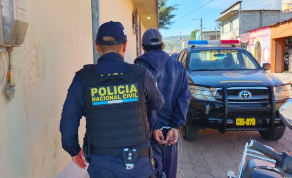 Capturan a presunto asaltante en flagrancia en Parramos