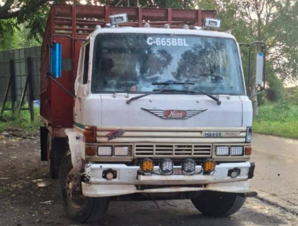 Capturan a hombre que conducía camión robado en Retalhuleu