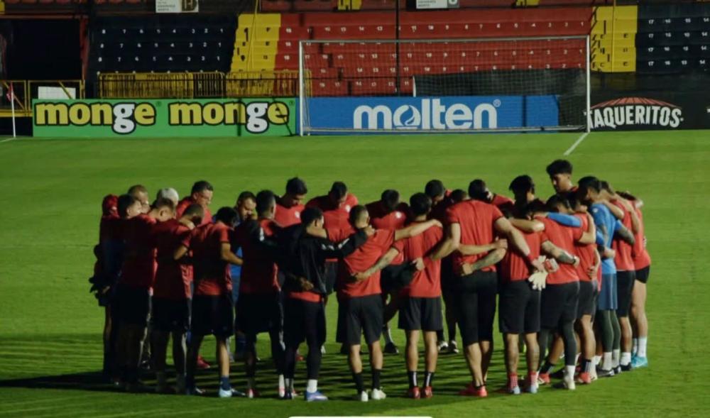 Xelajú enfrenta hoy a Alajuelense en su debut internacional